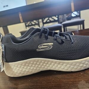 Sketchers Shoes foamis